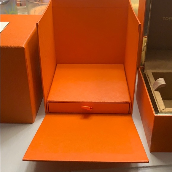 Tory Burch Watch - Picture 3 of 5